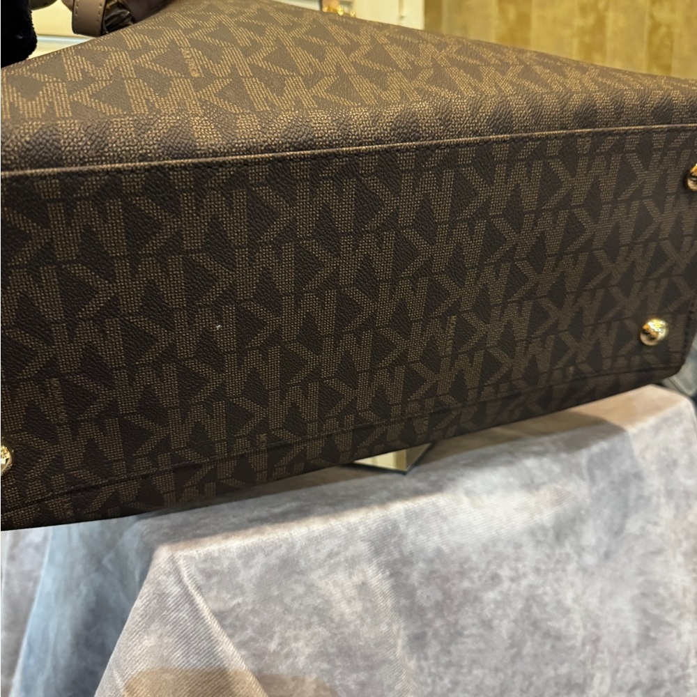 Michael Kors Brown and Tan Signature Tote NEW - Picture 8 of 15